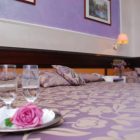 Benny Hotel 3*