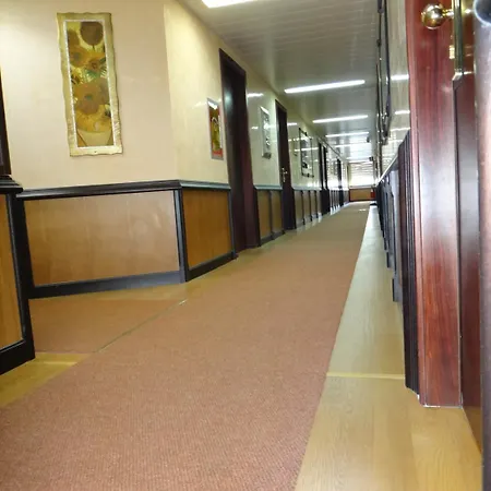 Hotel Benny