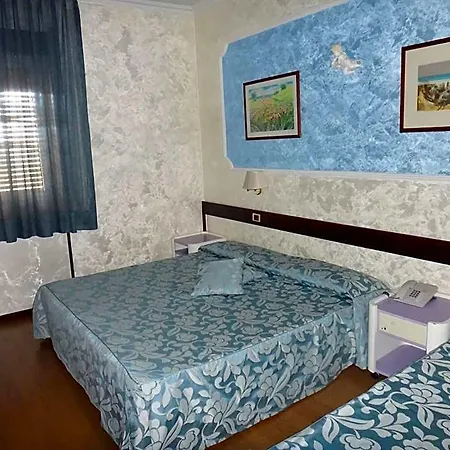 Benny Hotel