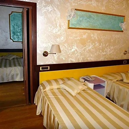 Hotel Benny