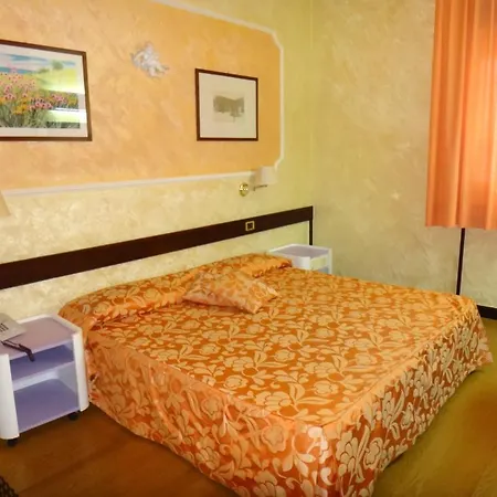 Benny Hotel 3*